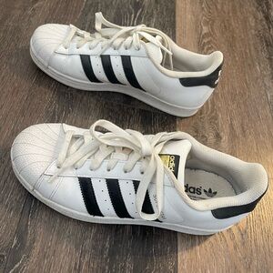 Adidas Superstars- like new
